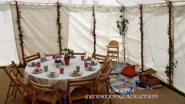 esküvői gyermekfoglakoztató